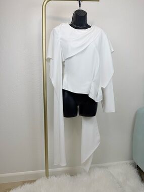 A.W.A.K.E. MODE White Roman Greek Asymmetric Draped Scarf Top